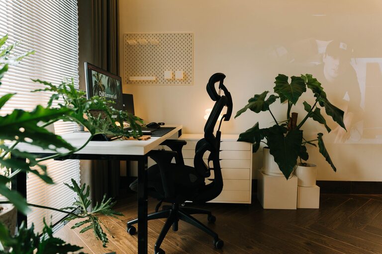 Tips for Creating a Productive Home Office Space That Boosts Focus and Comfort